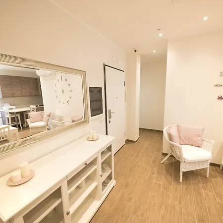 Konukevi Beplace Aventino Roma