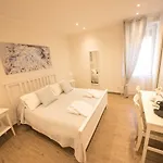Beplace Aventino 게스트하우스 로마